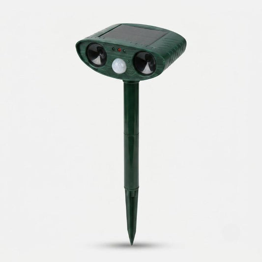 Solar-Powered Ultrasonic Animal Repeller – PIR Motion Sensor 110°, IP44, 13–40 kHz